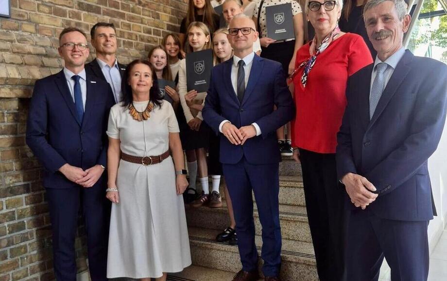 Nagrody Burmistrza Dobiegniewa dla 24 uczniów ROKU SZKOLNEGO 2025/2026
